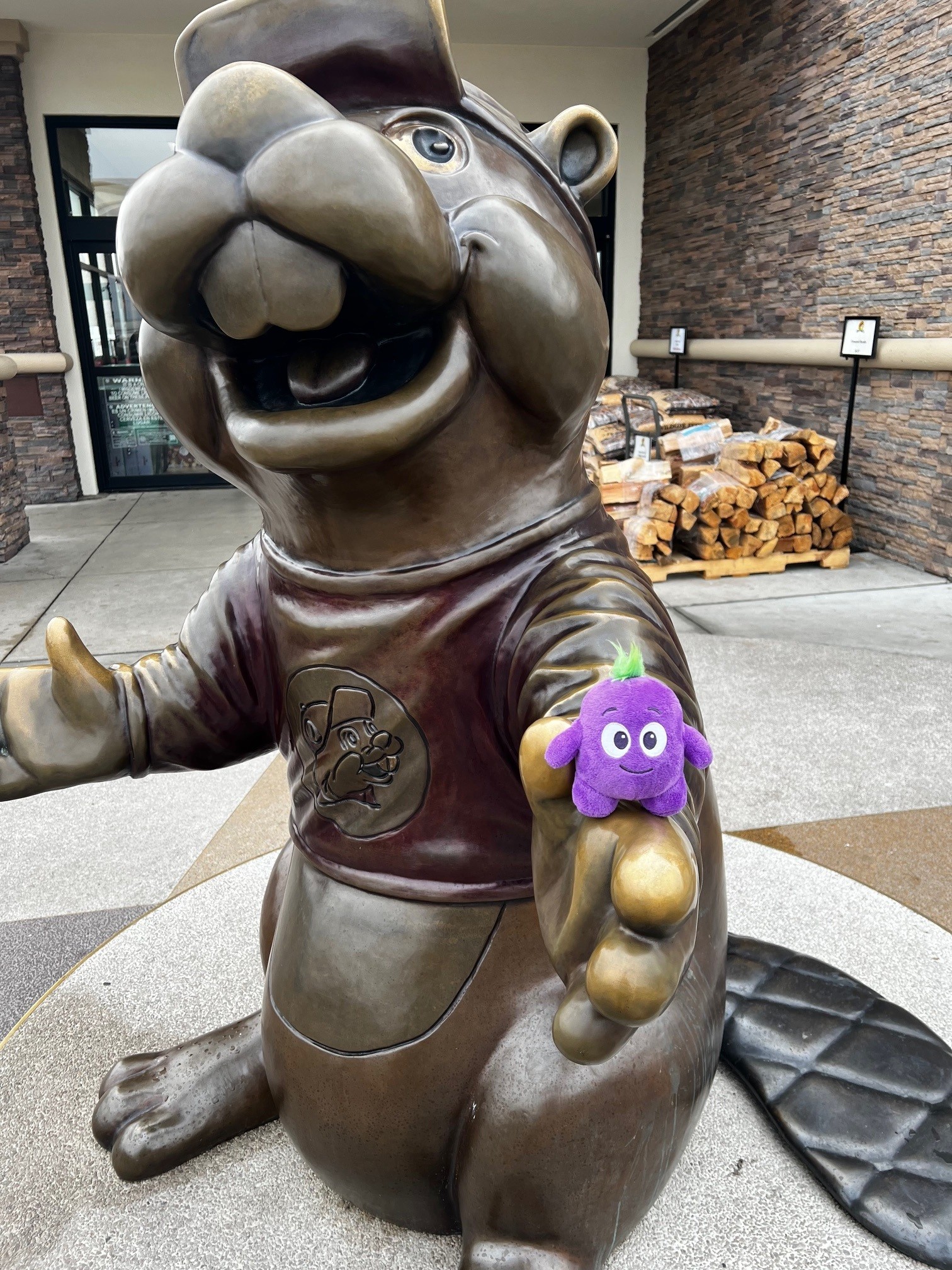 Buccee's Statue with Wyatt